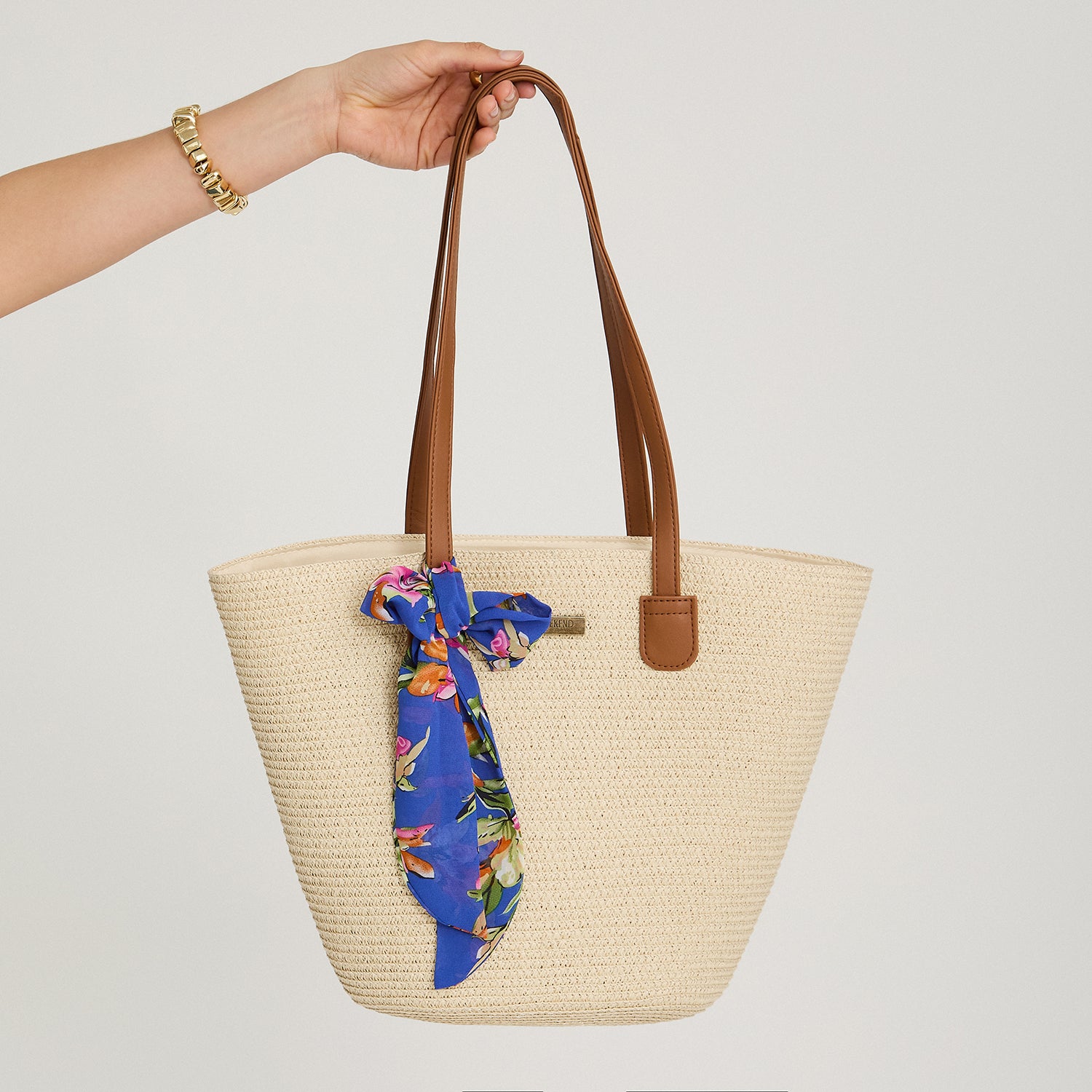Cartera de Raffia con Pañuelo Crudo